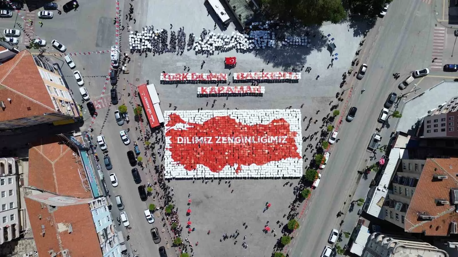 Karaman’da Türk Dil Bayramı Coşkusu Sürüyor: Öğrenciler "Yürüyen Sözlük" Oldu