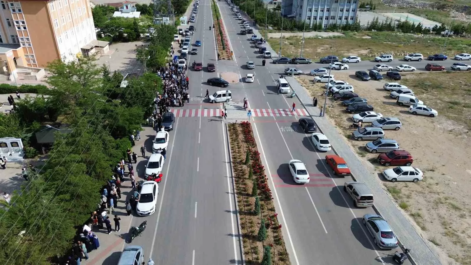 Karaman’da LGS’de Kimlik Seferberliği: Unutulan Kimlikleri Polis ve Veliler Yetiştirdi
