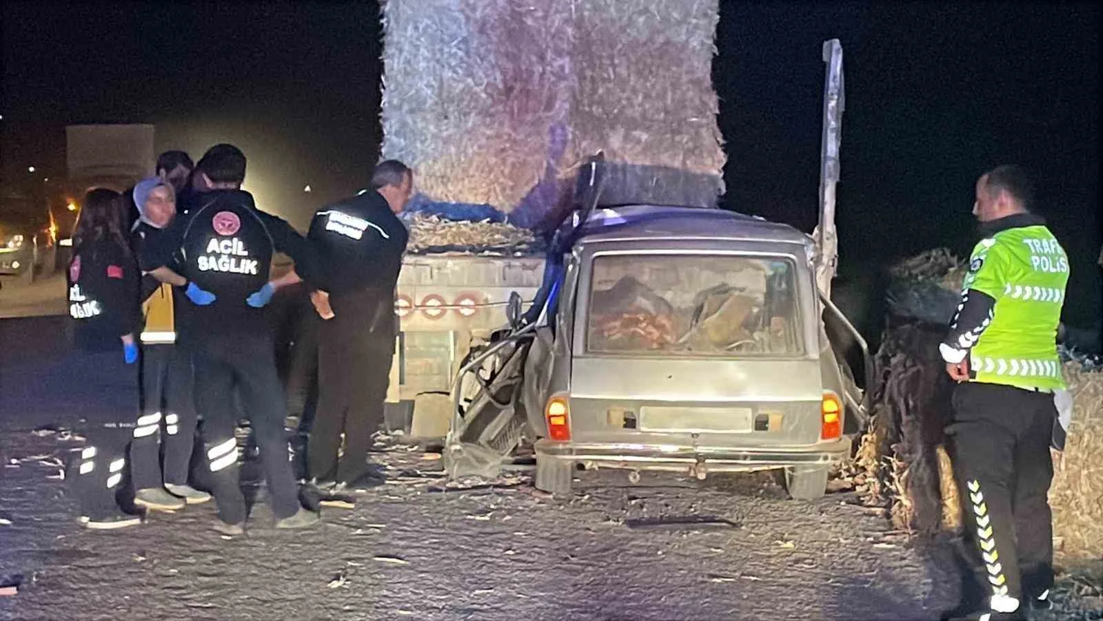 Karaman’da Feci Kaza: Tıra Çarpan Otomobildeki Karı-Koca Hayatını Kaybetti