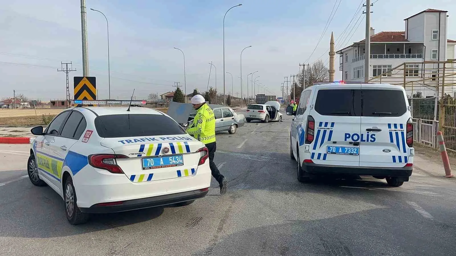 Karaman’da Kavşak Kazası: 3 Yaralı