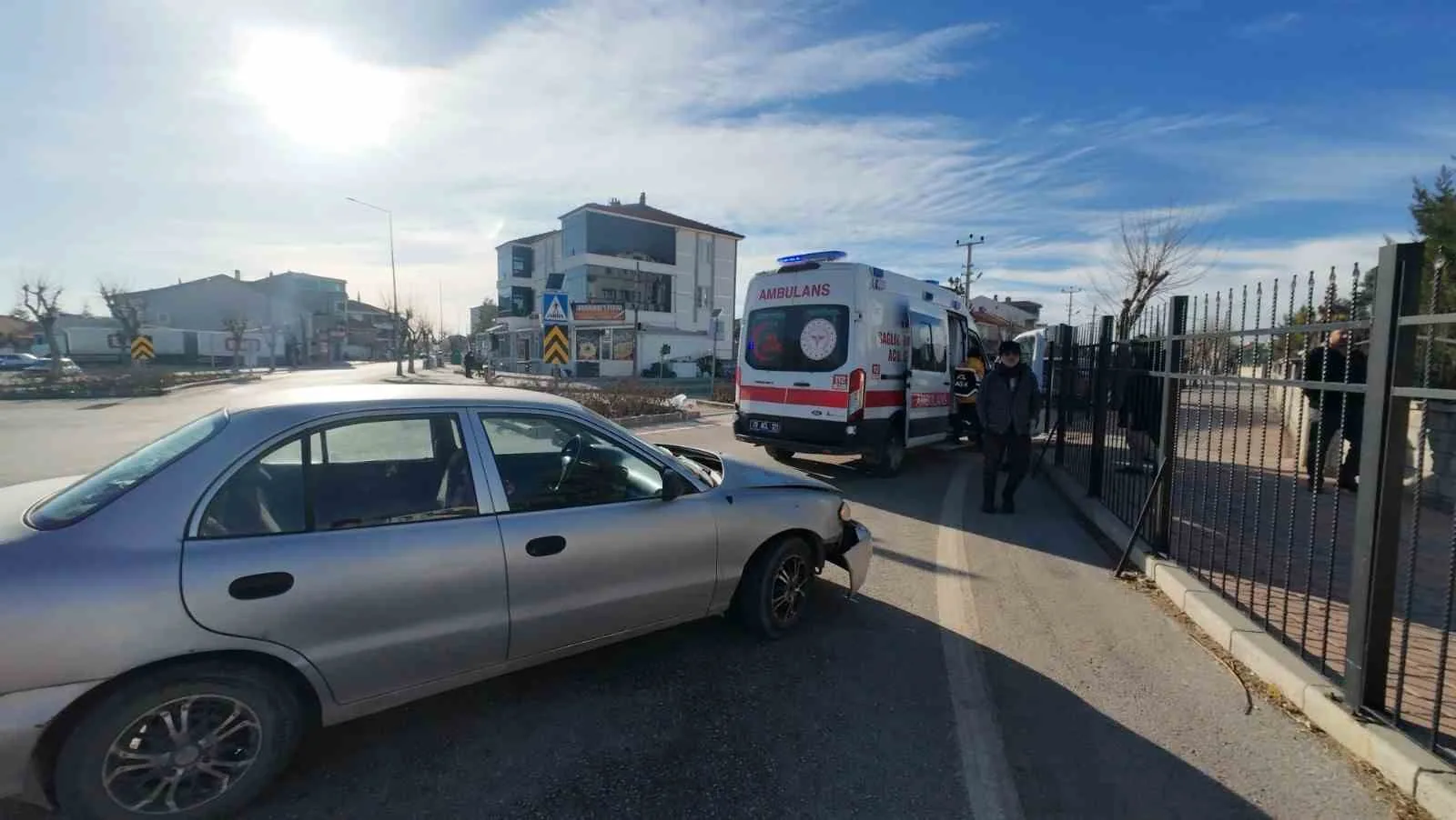 Karaman’da Otomobil ile Cip Çarpıştı: 3 Yaralı