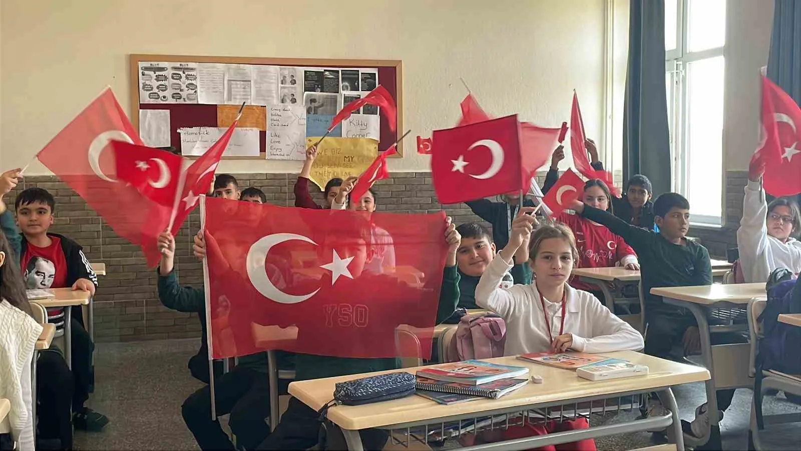 Karaman’da İkinci Dönem Başladı: İlk Ders Bayrak Sevgisi