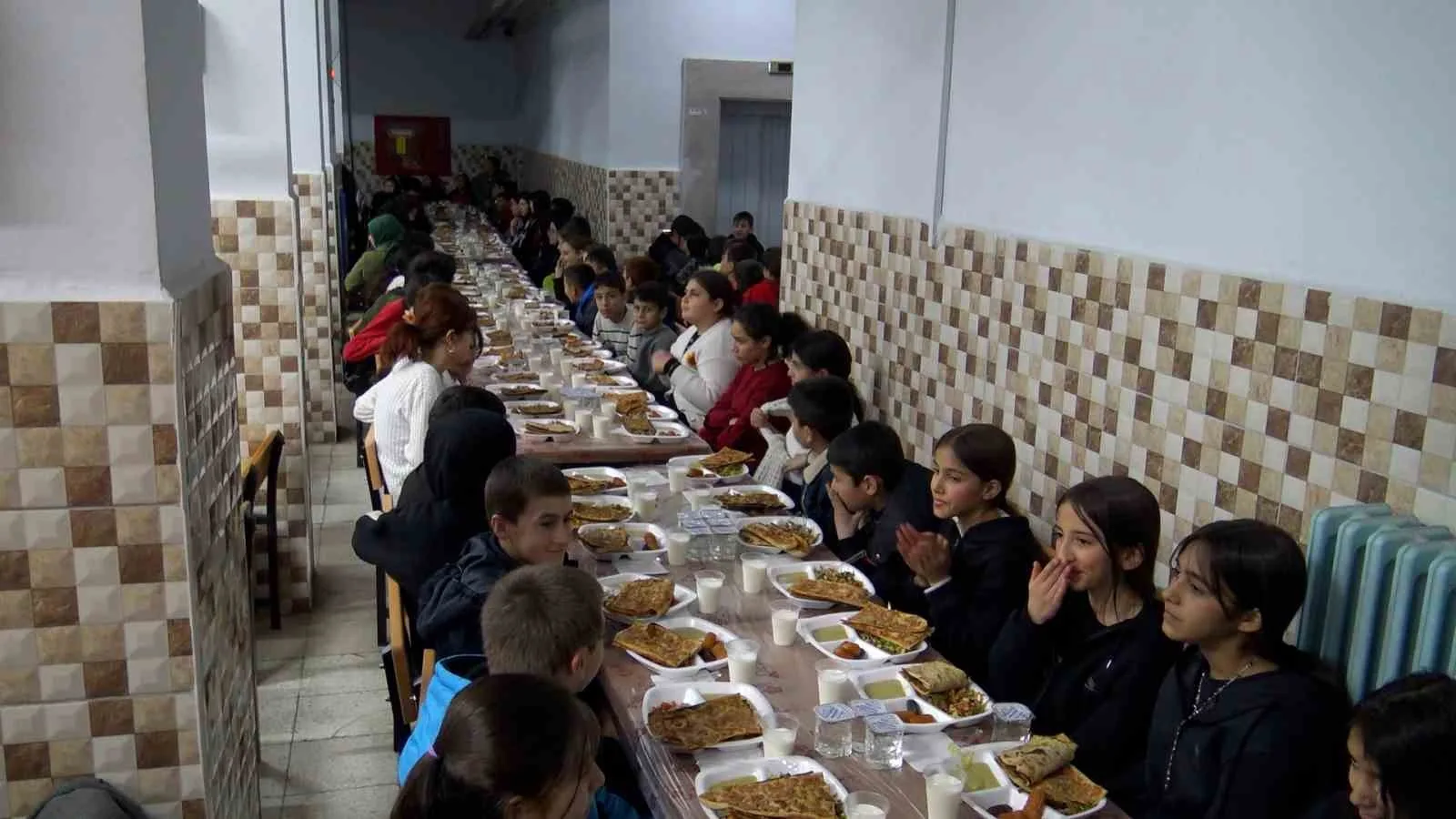 Karaman’ın En Uzak Köyünde Öğrencilere Okulda İftar