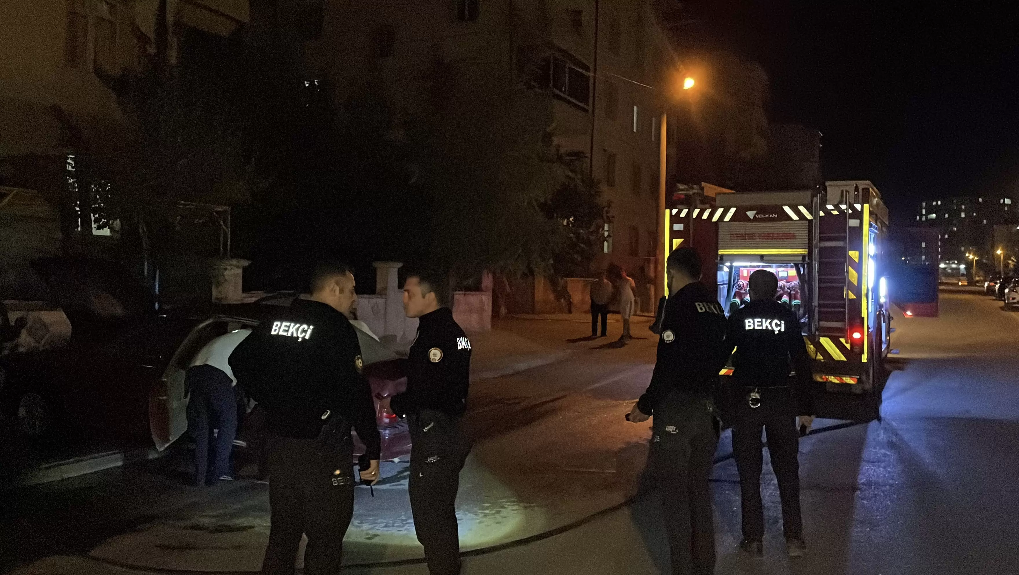 Karaman’da Park Halindeki Otomobil Alev Aldı