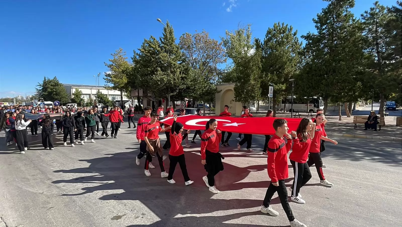 Karaman’da Amatör Spor Haftası Kortej Yürüyüşüyle Başladı