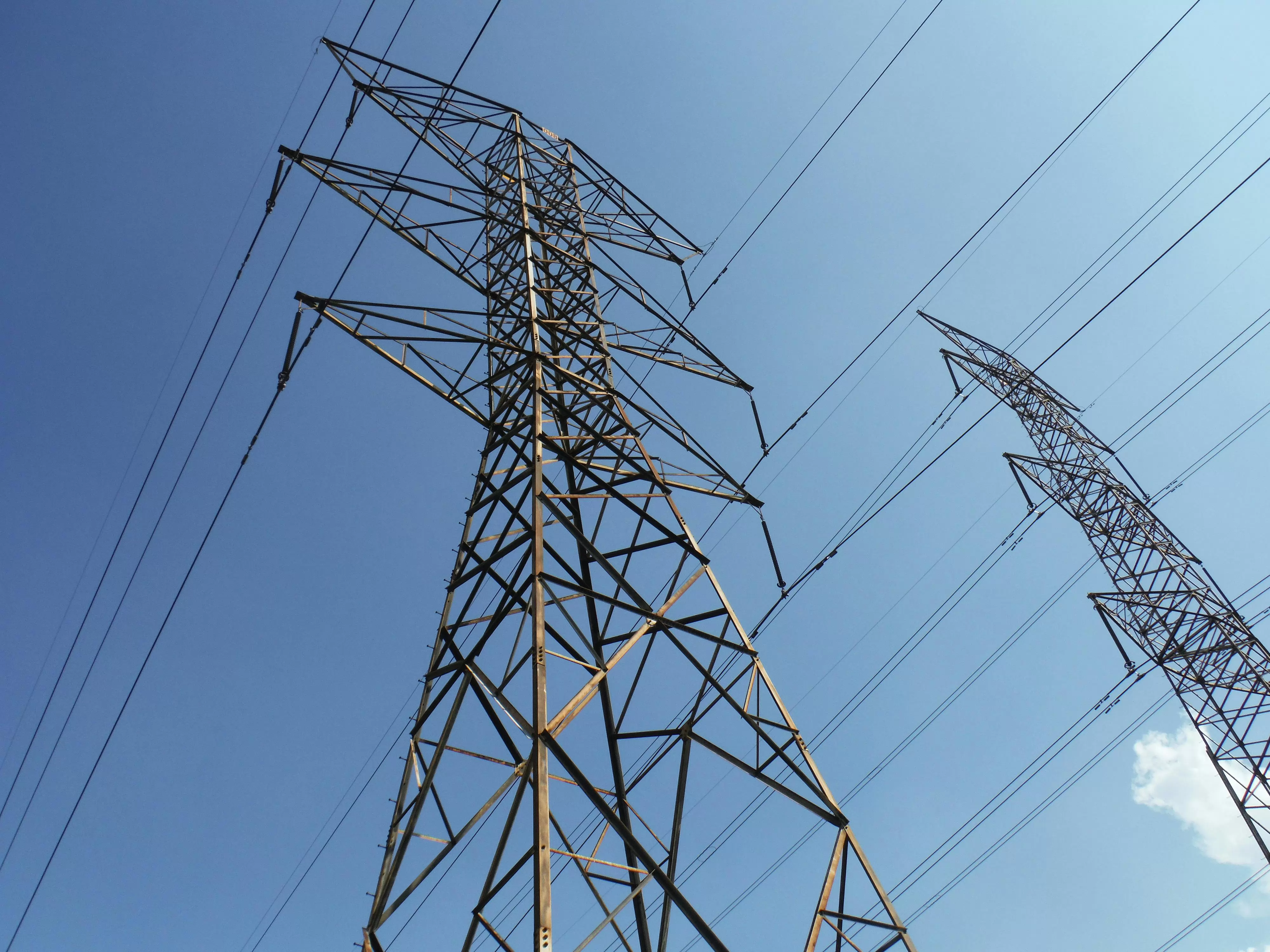 Karaman’da elektrik direğinde akıma kapılan genç hayatını kaybetti