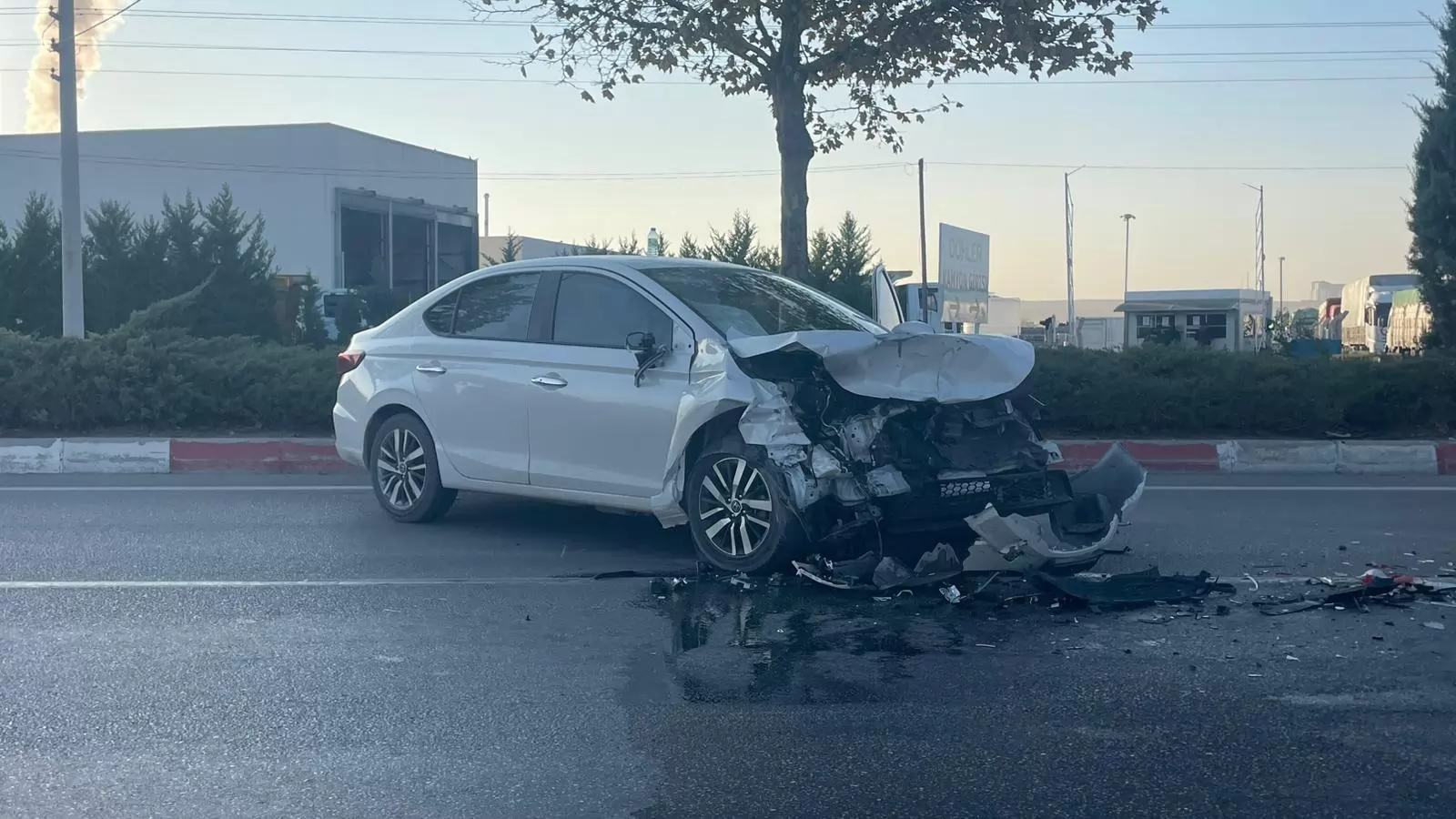 Karaman’da otomobil ile tır çarpıştı: 1 yaralı